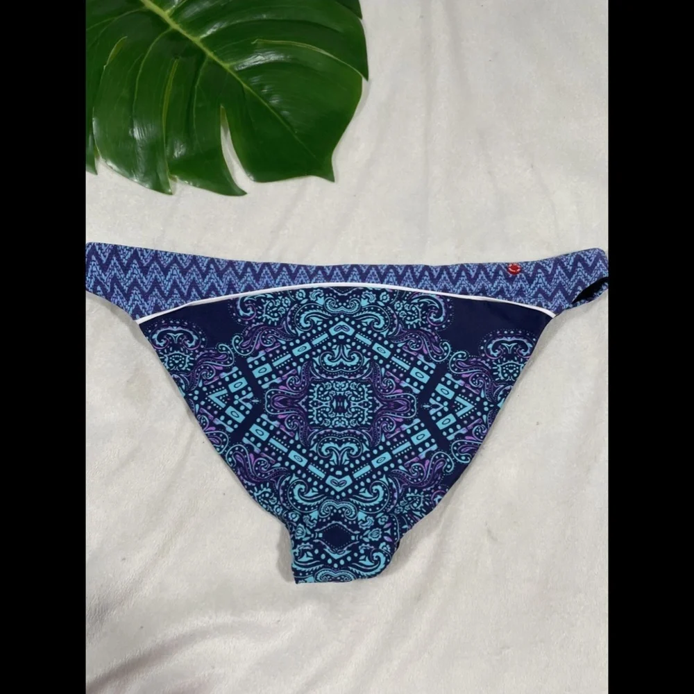 NEW Red Carter Allover Reversible Bikini Bottom Blue/Purple [ S/6 Small‎ ]